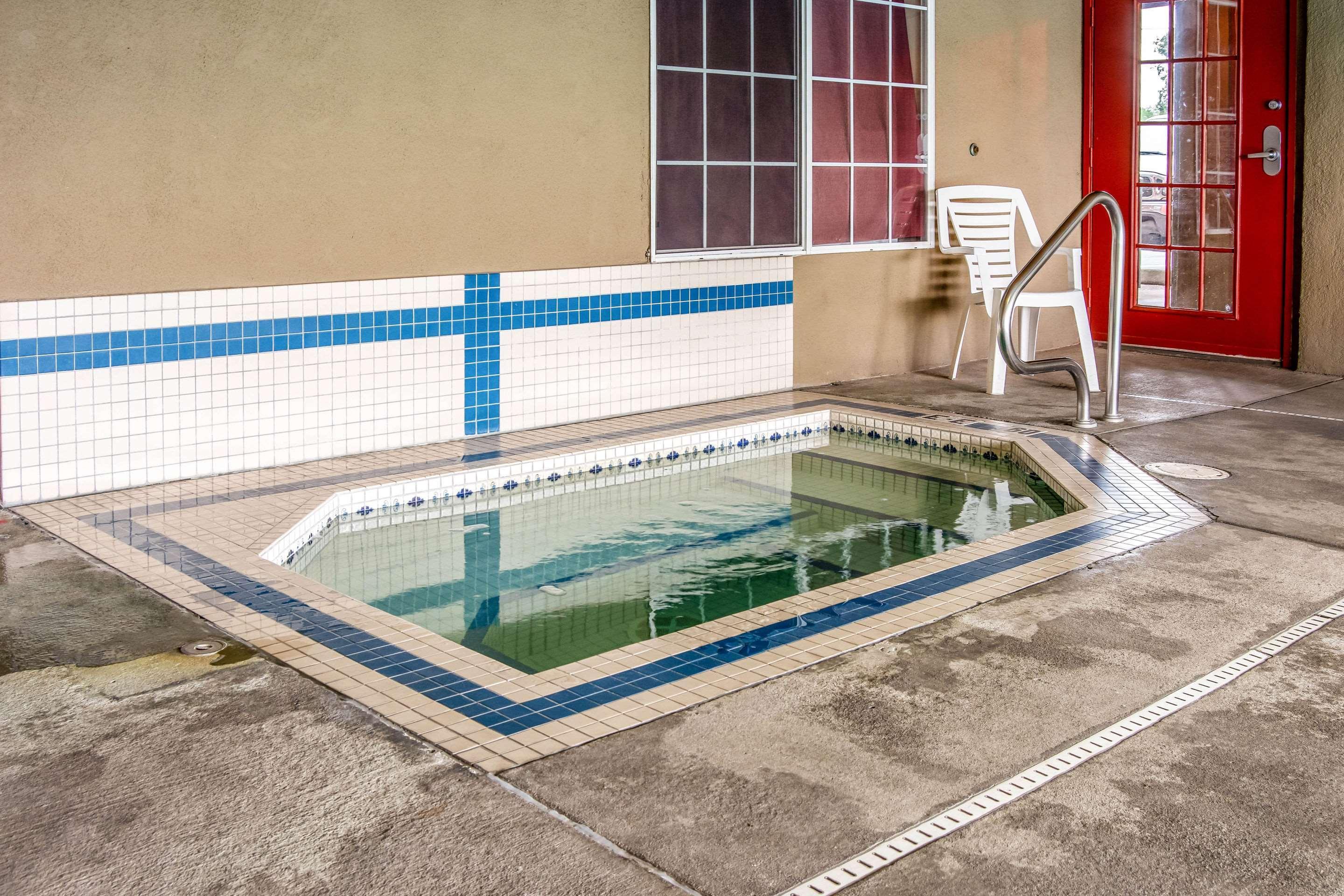 Econo Lodge Southeast Milwaukie/Portland Exterior photo